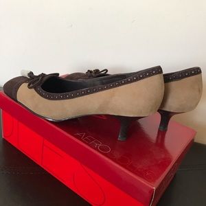 Aerosols suede tassel brown & tan heels - NIB
